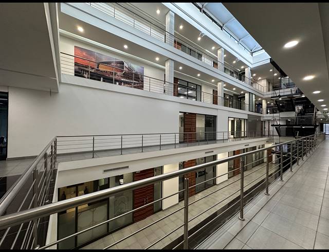 144M² OFFICE TO LET IN DORINGKLOOF